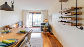Apartamento com varanda e garagem